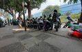 Trotoar di Pasar Minggu Berubah Jadi Parkiran Motor Ojek, Pejalan Kaki Makin Protes Susah Lewat