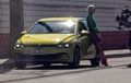 Lagi Bikin Video Komersial, Volkswagen Golf Mk8 Terciduk Tanpa Camo! Begini Toh Tampangnya!
