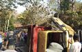 Sopir Salah Perhitungan, Truk Mundur Lagi di Tanjakan, Puluhan Penumpang di Bak Terlempar