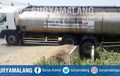 Niatnya Putar Balik, Truk Ini Malah Nyungsep Parit Akibat Sopir Ngantuk