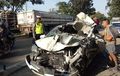 Diduga Kurang Fokus, Toyota Agya Tabrak Truk Tronton yang Sedang Parkir, Satu Keluarga Tewas