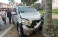 Gara-gara Honda Vario, Toyota Rush Pemkot Singkawang Remuk Bagian Muka