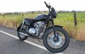 Black Betty: Si Kawasaki KZ400 Scrambler Menawan nan Simpel!