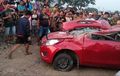 Sopir Kurang Hati-hati, Datsun GO Tersambar dan Terseret Kereta Api, Empat Orang Tewas