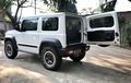Modifikasi Jimny Baru Main Audio Gaya OEM, Subwoofer Unik Nempel di Pintu Belakang
