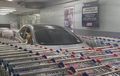 Cara Unik Bikin Jera Pemobil yang Parkir Sembarangan di Supermarket, Pakai Troli Belanja