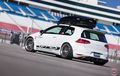 Siapa Bilang Racing Look Haram Pakai Roof Box, Buktinya VW Golf Ini Cakep Juga