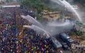 Adakah Efek Negatif Gas Air Mata dan Water Cannon Pada Kendaraan?