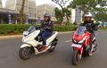 Adu Irit Honda ADV 150 VS PCX 150, Mesin Beda Tipis Menang Mana?