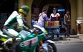 Waduh! Lagi Asyik Beli Buah, Motor Pembalap MotoGP Ini Dibawa Kabur
