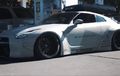 Nissan GT-R Lawas Simpel Tapi Manis, Body Kit Ala Liberty Walk, Dipercantik Roof Box