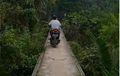 Honda Vario 125 Digeber di Jembatan Simanjah, Lebar Cuma 1 Meter Tanpa Pagar, Meleng Dikit Terguling