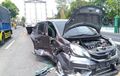 Honda Brio Bodi Pecah-pecah, Kesenggol Truk Boks, Salip Sisi Kiri Jadi Fatal
