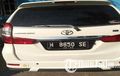 Toyota Avanza Diadang Bisa Lolos, Terpojok di Pabrik, Penumpang Maling Toko Emas