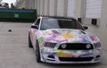 Ford Mustang GT Bak Kanvas Berjalan, Kena Cipratan Warna Jadi Begini