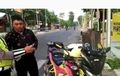 Niat Mulia Pemotor Kawal Ambulans Berujung Kena Tilang, Bagaimana Menurut Peraturan?