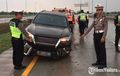 Diduga Sopir Ngantuk, Toyota Fortuner VRZ Masuk ke Parit Jalan Tol, Airbag Tidak Mengembang
