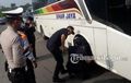 Amankan Lalin Tol Jagorawi Jelang Natal dan Tahun Baru, Petugas Gabungan Periksa Kelaikan Bus
