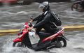 Motor Terjang Banjir Wajib Periksa Rem, Didiamkan Lama Bisa Ngeblong