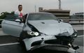 BMW M3 E92 Muka Ambrol Tabrak Pembatas Jalan, Melintang di Tol Saat Konvoi