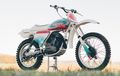 Berkelir Putih Bersih, Hercules GS250 Scrambler Ini Siap Main Tanah