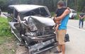 Toyota Kijang Hancur Terbelah, Adu Wajah Lawan Truk di Bireuen, Aceh