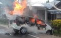 Duaaaar! Abis Isi Premium 40 Liter Daihatsu Sigra Terbakar, Ada Anak Kecil di Dalamnya