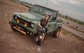 Land Rover Defender Garapan Cewek Bandung, Body Kit Pesan Dari Inggris