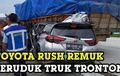 Setengah Badan Toyota Rush Berlipat Seruduk Bokong Truk , Sopir Tewas, Bocah Perempuan Syok Duduk di Aspal