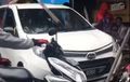 Daihatsu Sigra Seruduk Jupiter, Vario dan BeAT, Lapak Tambal Ban Porak-poranda