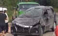 Toyota New Avanza Rusak Berat, Pecah Ban Kanan Terguling-guling, Kondisi Mengenaskan
