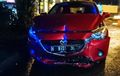Mazda2 Ringsek Terjang Jembatan, Vega ZR Kena Imbas, Pengemudi Enggan Keluar