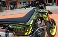 Pasang Decal Sticker di Supermoto, Bisa Request Desain dan Warna Juga