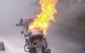 Disiram Air Malah Makin Besar Apinya, Pakai Cara Ini Untuk Padamkan Motor yang Terbakar