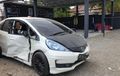Honda Jazz Senggol BMW dan Gran Max, Bodi Pintu Ringsek, Sopir Diburu Polisi