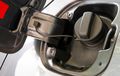 Terjawab, Kenapa Tutup Tangki Bensin Mobil Posisinya Tidak Sama, Ada Yang di Kanan ada Yang di Kiri