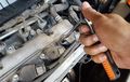 Ini Alasan Kenapa Mengencangkan Busi Mobil Bekas Gak Boleh Berlebihan