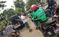 Makin Ada Jarak Dengan Penumpang, Asosiasi Ojek Online Siapkan Partisi Akrilik Untuk Hadapi New Normal