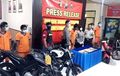 Aksi Curi Motor ke-13 Membawa Petaka, 1 Eksekutor Sekaligus 4 Penadah Check-in di Polsek