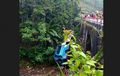 Ngeri! Teriakan Bersahutan Dari Bus Yang Terjun ke Sungai, Warga Malah Takut Evakuasi, Zona Merah Jadi Alasan