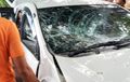 Daihatsu Xenia Dikejar Warga, Bodi Ringsek Kaca Pecah, Pengemudi Dibogem Mentah