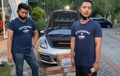 Video Dua Pria Bagi-bagi Sembako dan Uang Jutaan Rupiah Keliling Pakai Porsche, Ternyata...