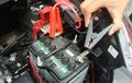 Biar Aman, Beginilah Cara Yang Benar dan Mudah Jumper Aki Mobil