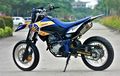 WR 155R Supermoto Garapan Distributor RCB, Aksesoris Nggak Ribet Tapi Bikin Mata Betah Melek!
