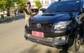 Tindakan TIdak Terpuji, Toyota Fortuner Pelat Merah Kabur Saat Terjaring Petugas Razia PSBB
