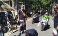 Masih Bandel Naik Motor Enggak Pakai Masker? Bisa Kekar Kalau Lewat Banjar di Bali Ini, Hukumannya Push Up!