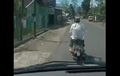 Viral! Tolak Naik Ambulans, Pasien Reaktif Corona Ini Pilih Motoran