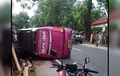 Abis Tabrak Dua Motor dan Hilangkan Satu Nyawa, Bus Buhe Jaya Rebahan di Pinggir Jalan