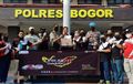 Velozity DeBogorS Gelar Aksi Sosial di Polres Bogor, Berbagi APD