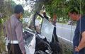 Hantam Motor Nyebrang, Sikat Pohon, Baru Berhenti di Parit, Kondisi Pengendara Motor dan Penumpang Mobil Mengenaskan